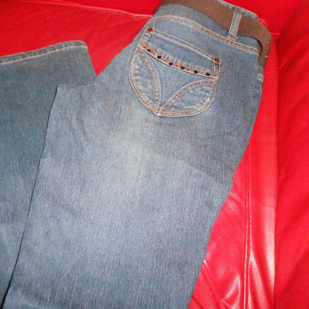 NWT D-JEANS BOOT CUT SZ. 6 WITH BELT